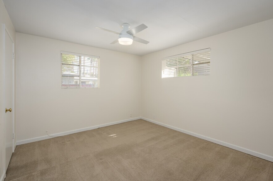 Bedroom - 1809 E Colter St