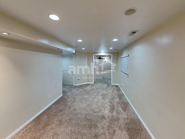 Building Photo - 5233 W Elk Horn Peak Dr