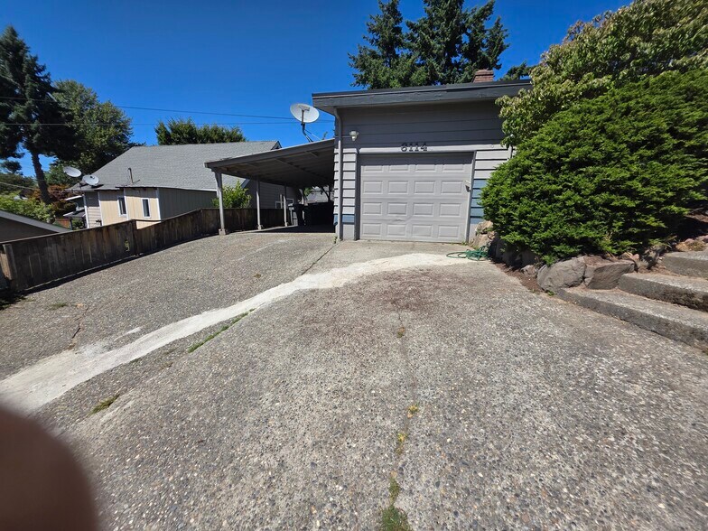 Building Photo - 6114 S 126th Pl