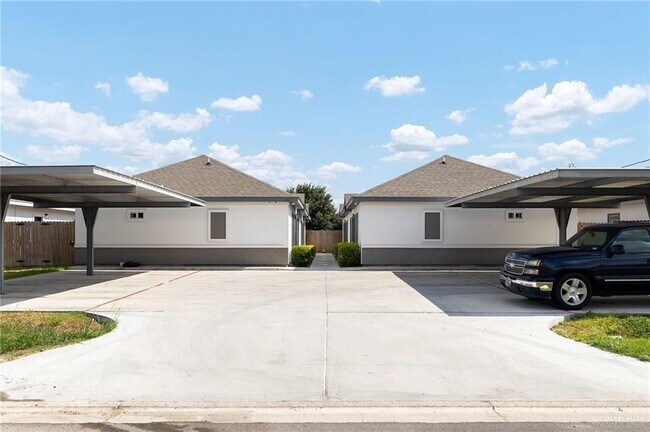 Building Photo - 11 Ramirez St