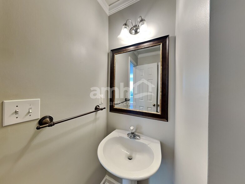 Building Photo - 103 Fair Isle Ct