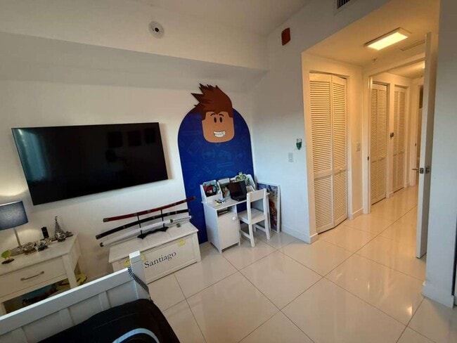 Building Photo - 2 BED/2 BATH UNIT 1-503