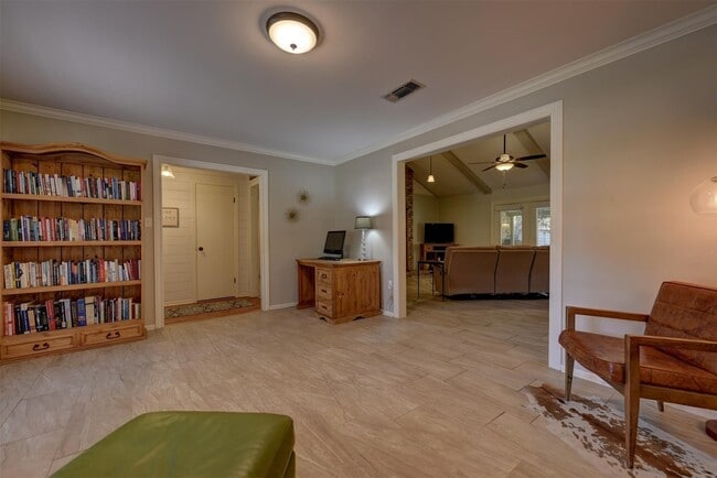 Building Photo - 2107 Timber Ln