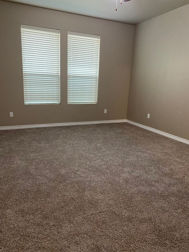 Building Photo - Beautiful 4 Bedroom in Desert Ridge