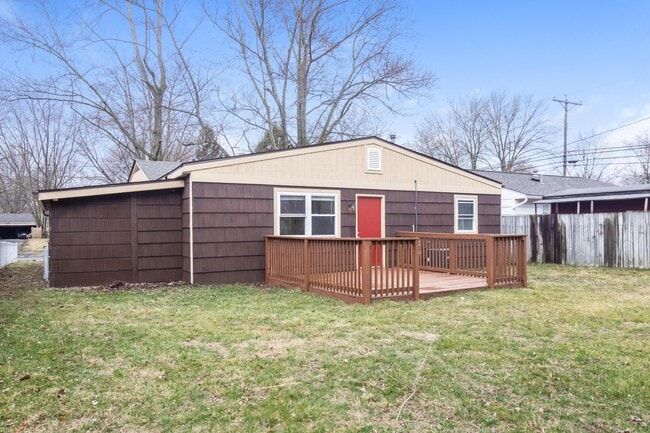 Building Photo - 1638 Clyde Pl