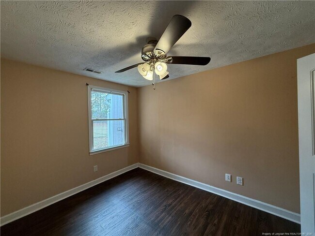 Building Photo - 3272 Dorian Rd