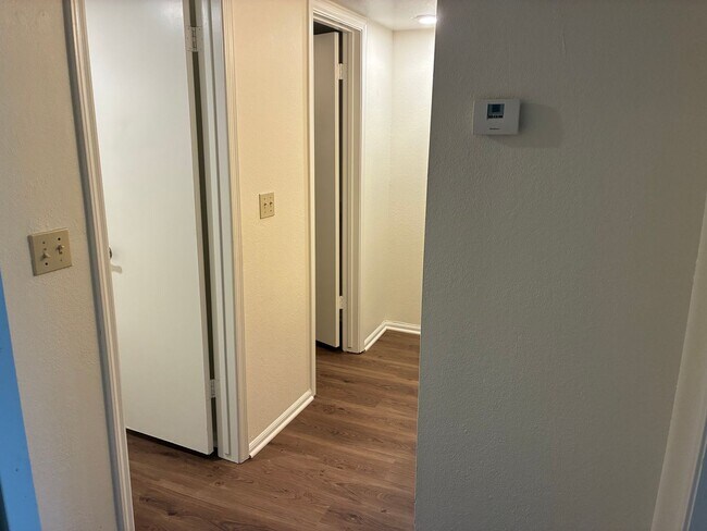 Building Photo - **COMFY 2 BEDROOM/2 FULL BATHROOM CONDO IN PHOENIX (48TH STREET & ELLIOT)**