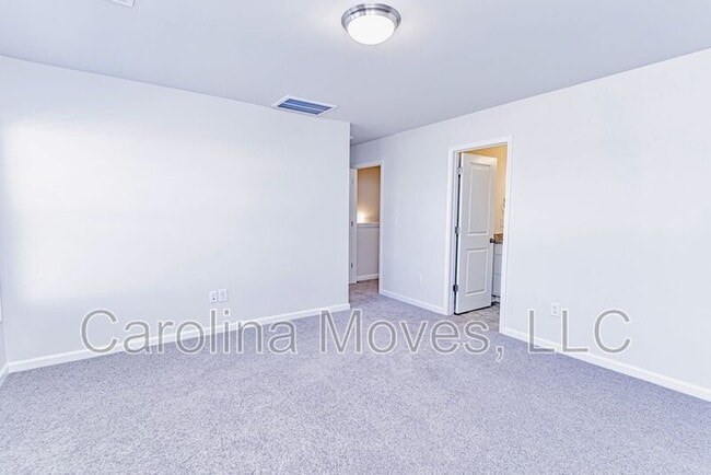 Building Photo - 221 Stone Fruit Ct