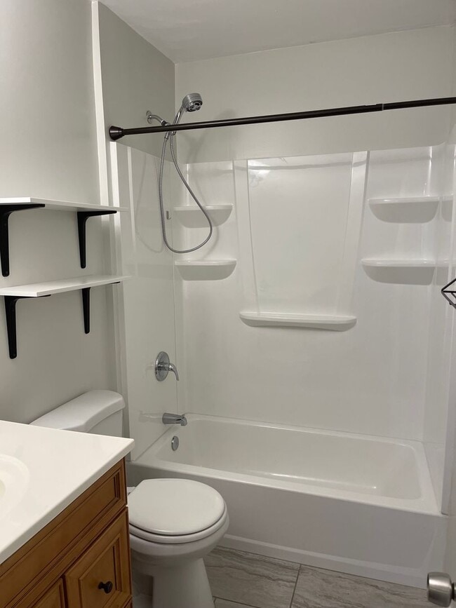 Building Photo - Impeccably Updated 3 BR / 2 BA Ranch