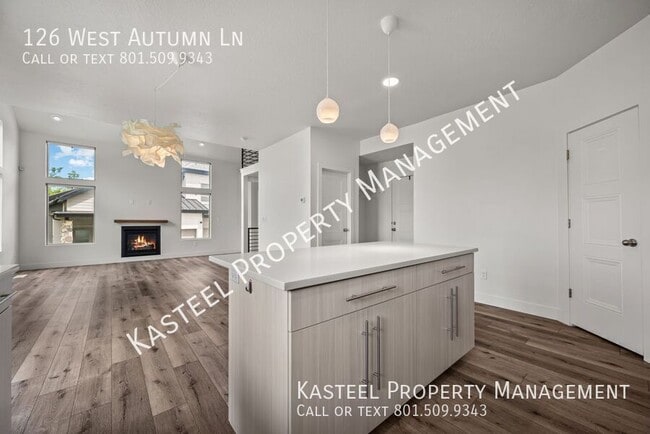 Building Photo - 126 W Autumn Ln