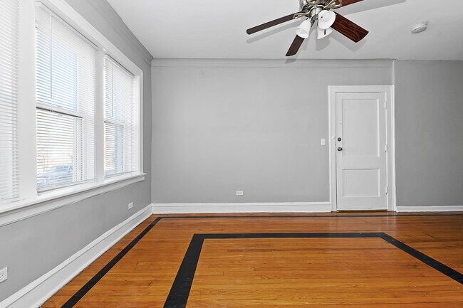 Interior Photo - 6201 S Troy St. Chicago IL