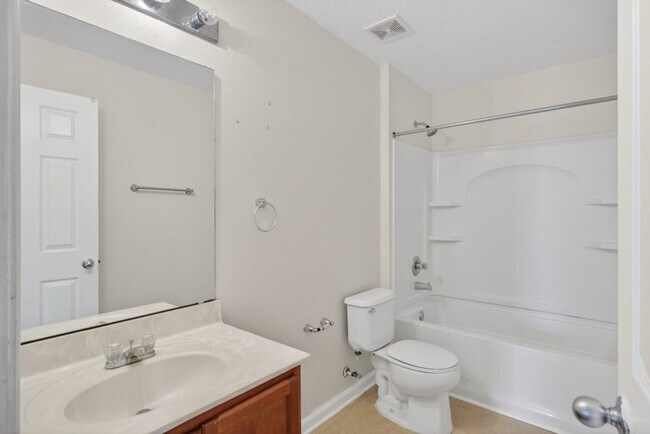 Building Photo - Great location! Great price! Great home!