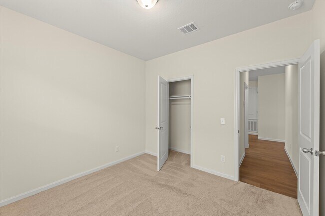 Building Photo - 10072 Pappas Dr