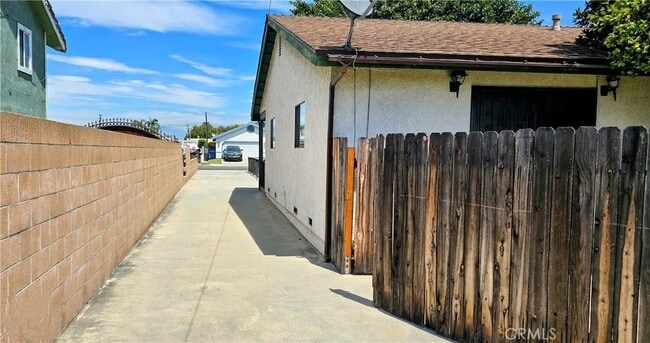 Building Photo - 8730 6th St