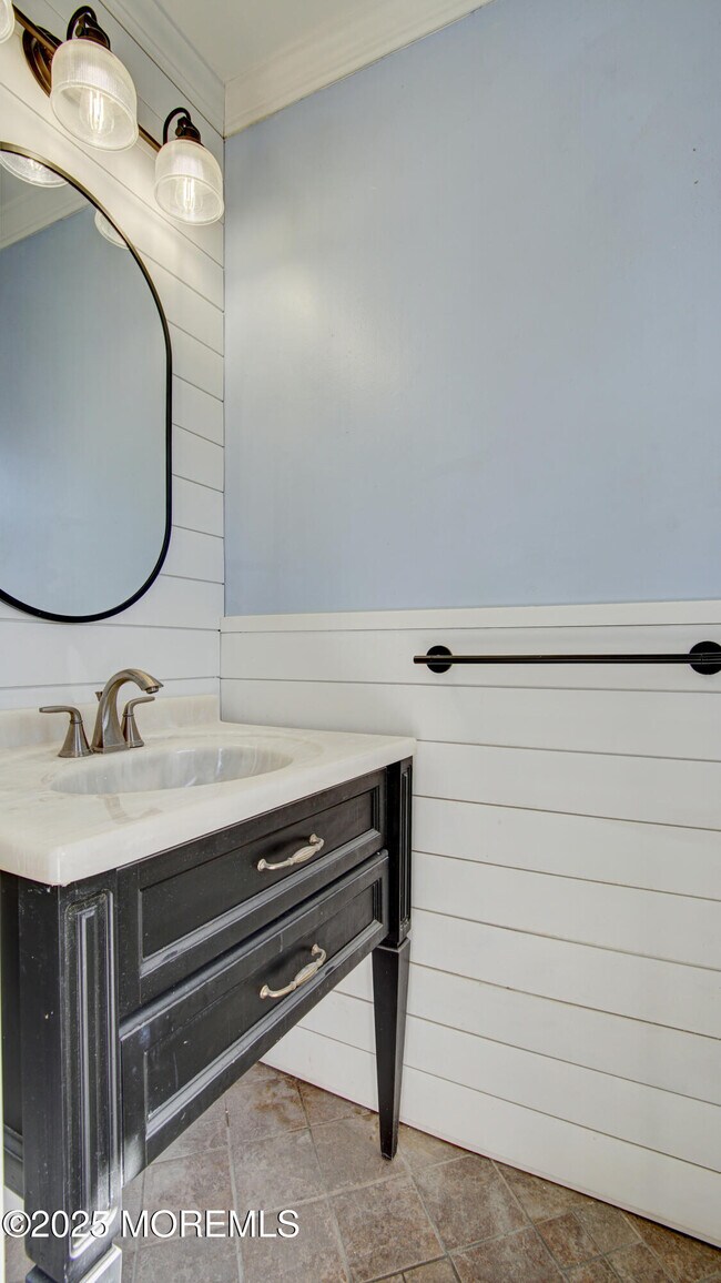 Building Photo - 60 County Rd