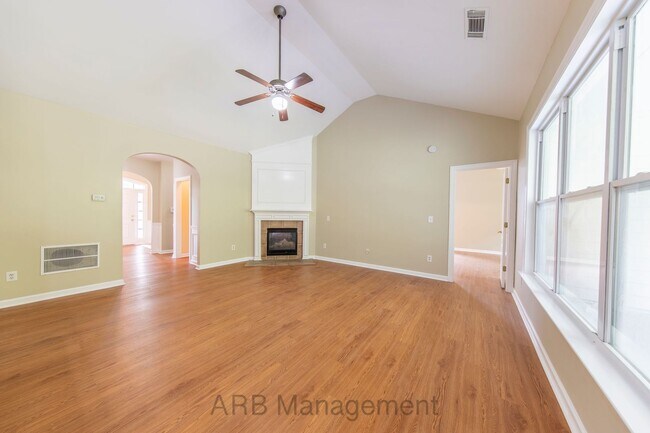 Building Photo - Charming 3-Bedroom Ranch in The Glen at St...