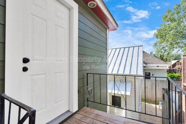 Building Photo - 2202 Kane St