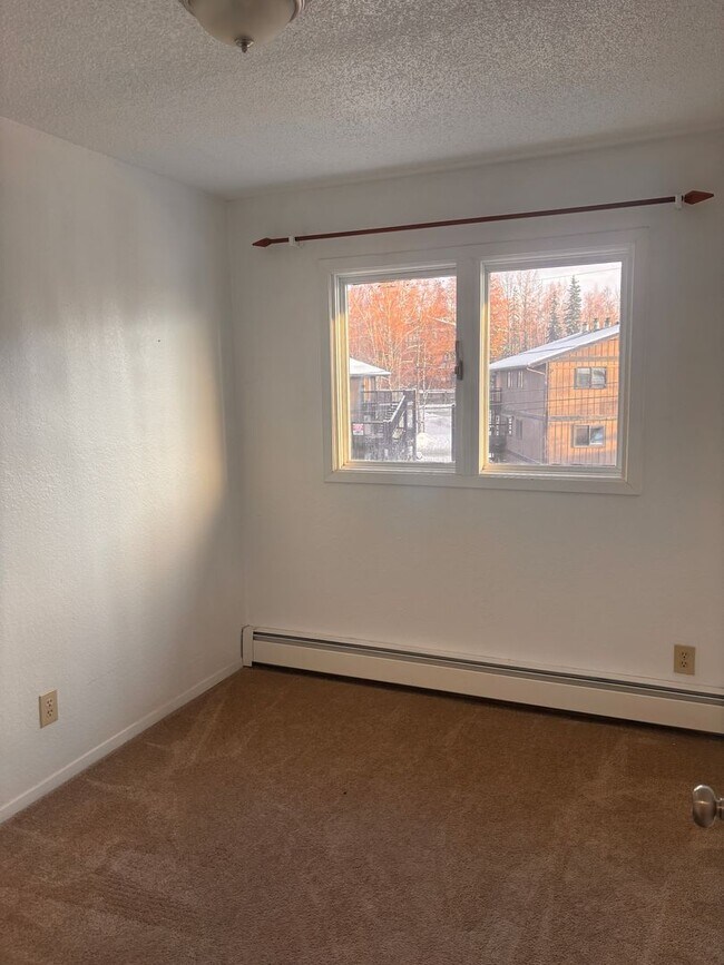Building Photo - Two Bedroom East Anchorage Condo with Washer/Dryer Unit!