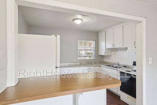 Building Photo - 420 Euclid Ave