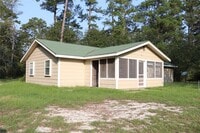 Building Photo - 20 White Oak Dr