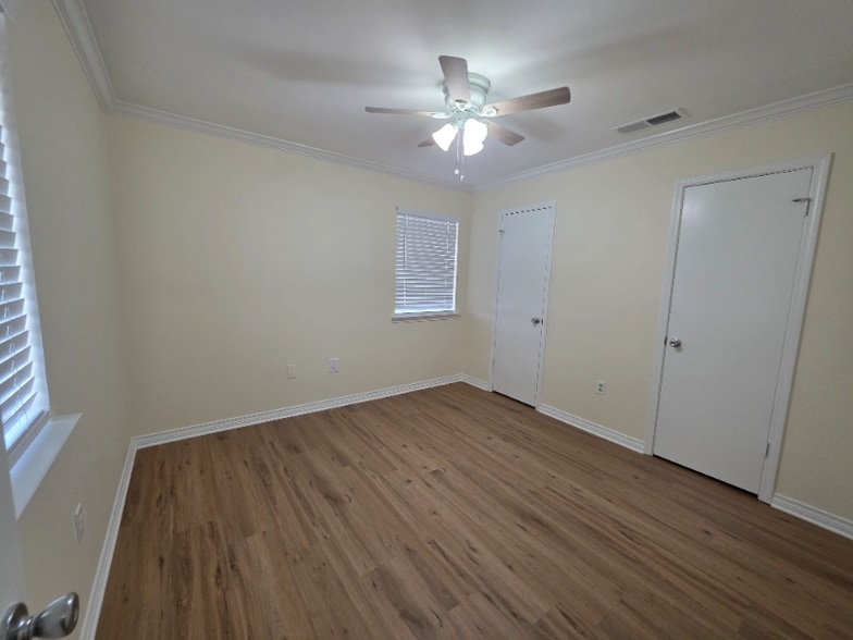 Building Photo - 4780 Pontchartrain Dr