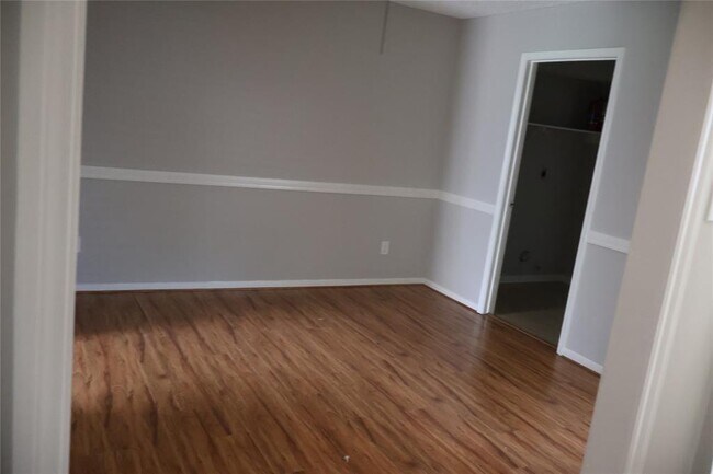 Building Photo - 12907 Maxfield Dr