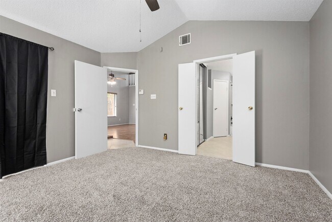 Building Photo - 10842 Ryan Trails Dr