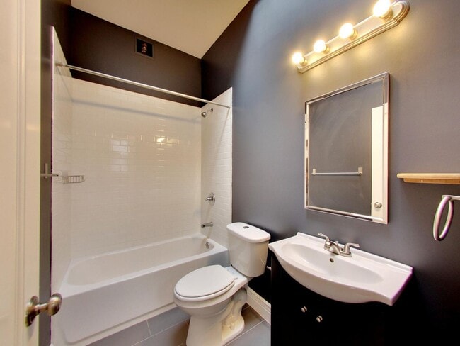 Building Photo - 1821 Polk St