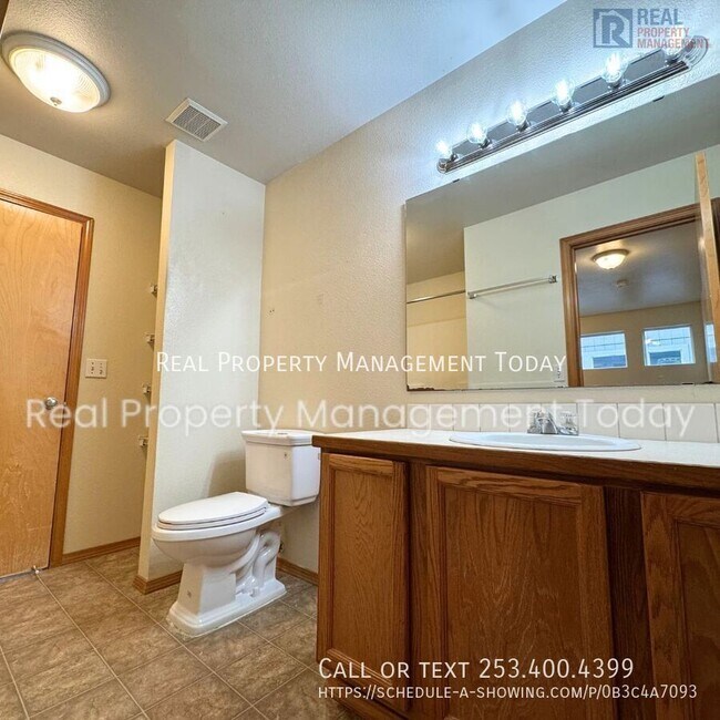 Building Photo - 3507 S 43rd St