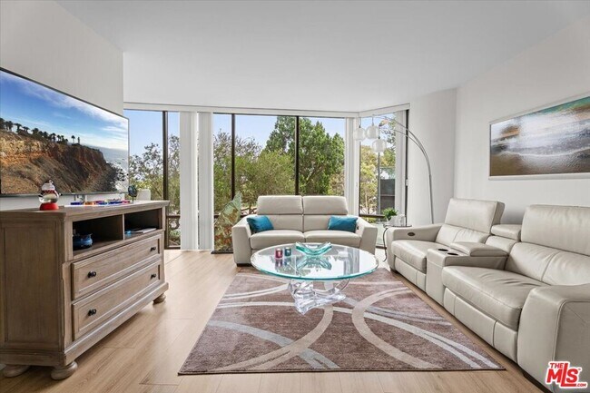 Building Photo - 4316 Marina City Dr