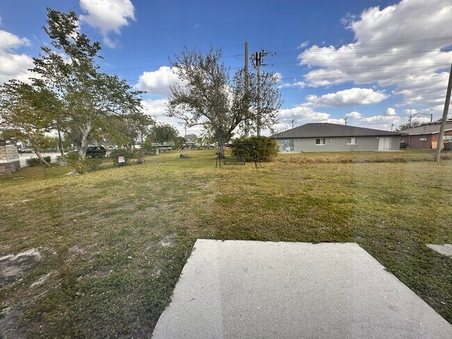 Building Photo - 3215 SW Santa Barbara Pl