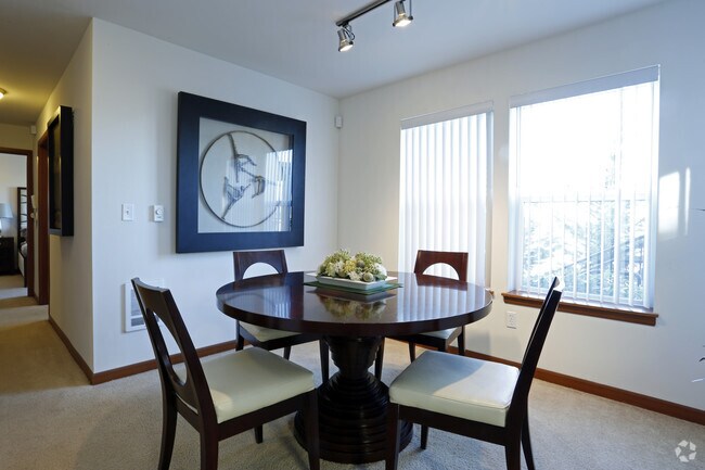 Interior Photo - Viewpoint