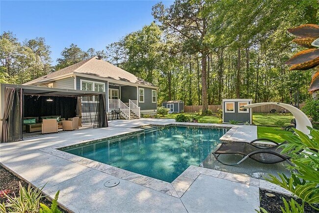 Building Photo - 12099 Jones Rd