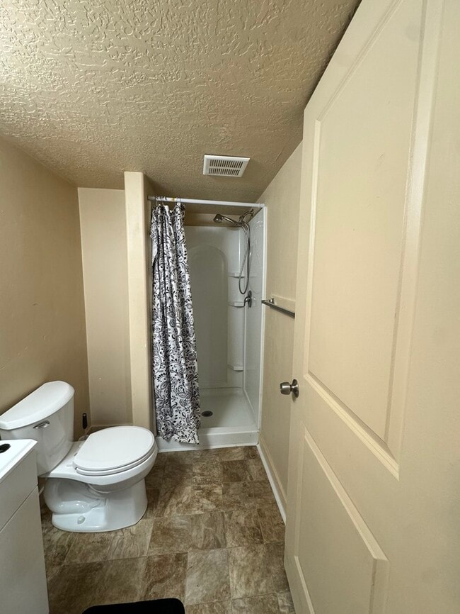 Building Photo - Your Next Home Awaits!