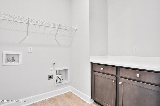 Building Photo - 351 Millenia Dr