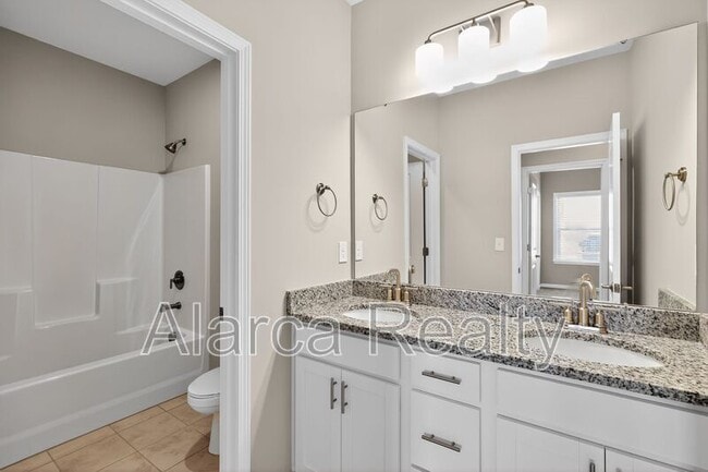 Building Photo - 256 W Waterlynn Rd