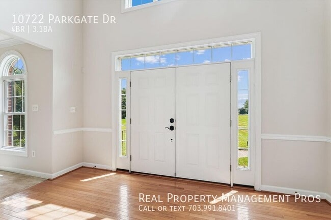 Building Photo - 10722 Parkgate Dr