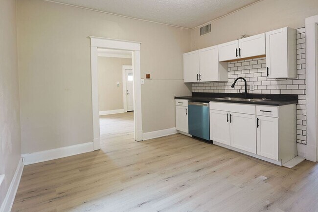 Building Photo - 2716 Arleth St