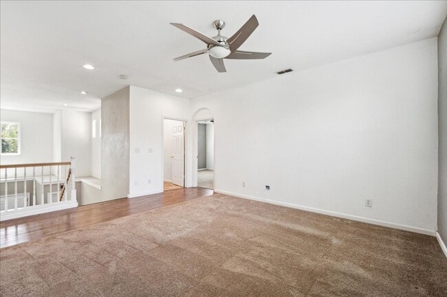 Building Photo - 57 Rossignol Cir