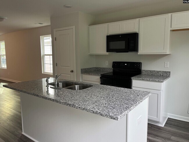 Building Photo - 844 Summerwood Ln