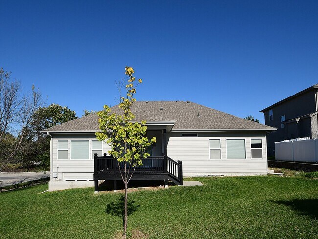 Building Photo - 19527 Shadow Ridge Dr