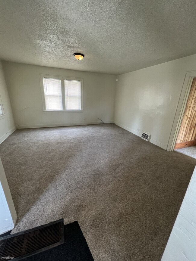 Building Photo - 4 br, 2 bath House - 414 Woodlawn Street S...