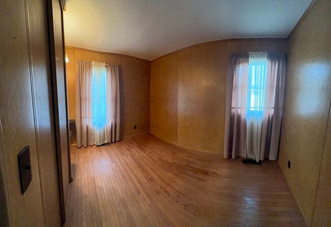 Building Photo - 1031 Field Dr