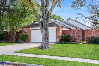 Building Photo - 13015 Stancliff Oaks St