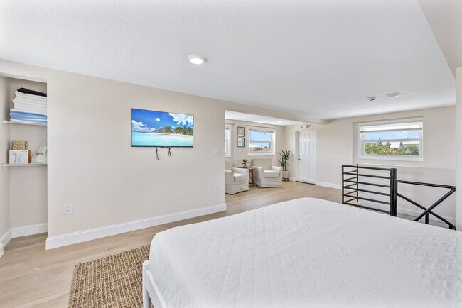 Building Photo - 637 S Orlando Ave