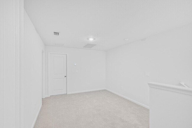 Building Photo - 587 Salisbury Cir