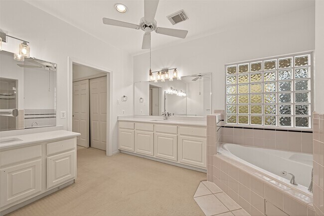 Building Photo - 431 Westmoreland St