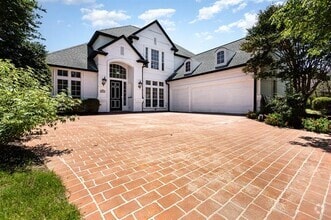Building Photo - 2628 Stratford Chase
