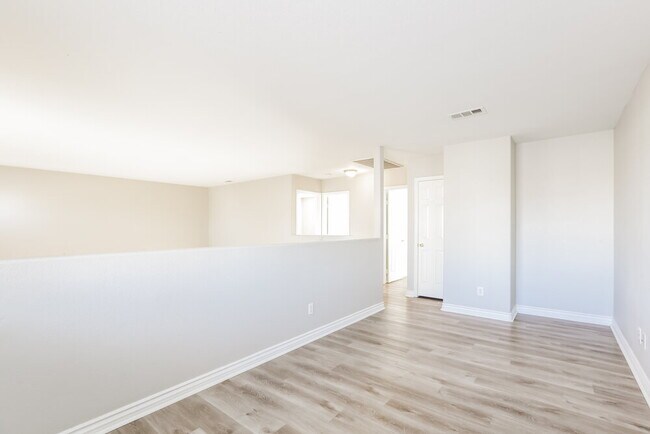 Building Photo - 7533 Hickory Hills Dr