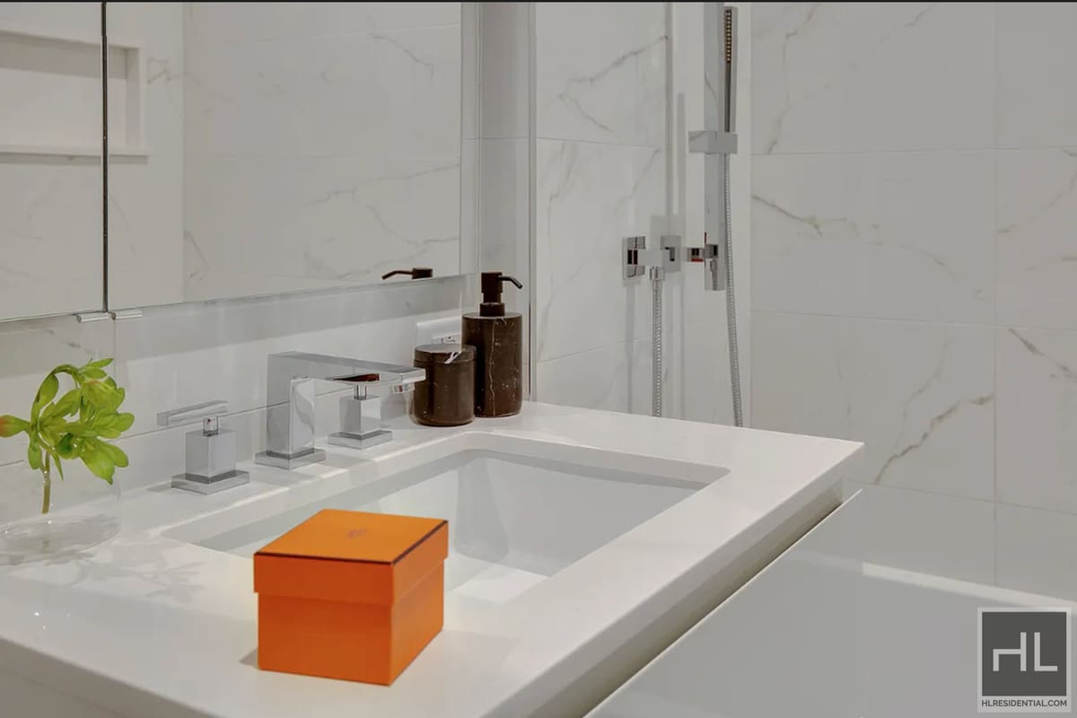 Building Photo - East 44th Street